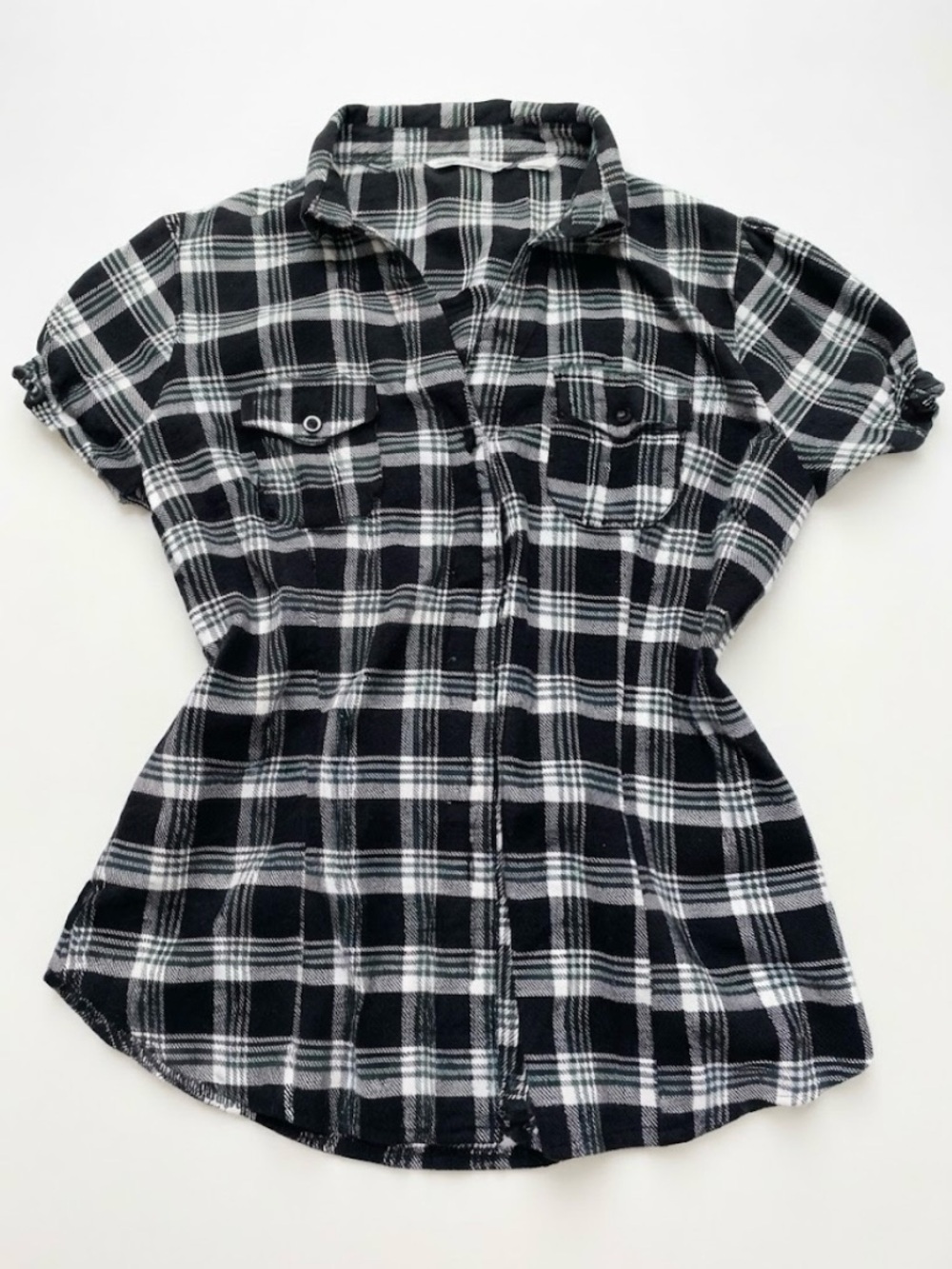 Derek Heart Black & White Plaid Short-Sleeve Button Down Shirt